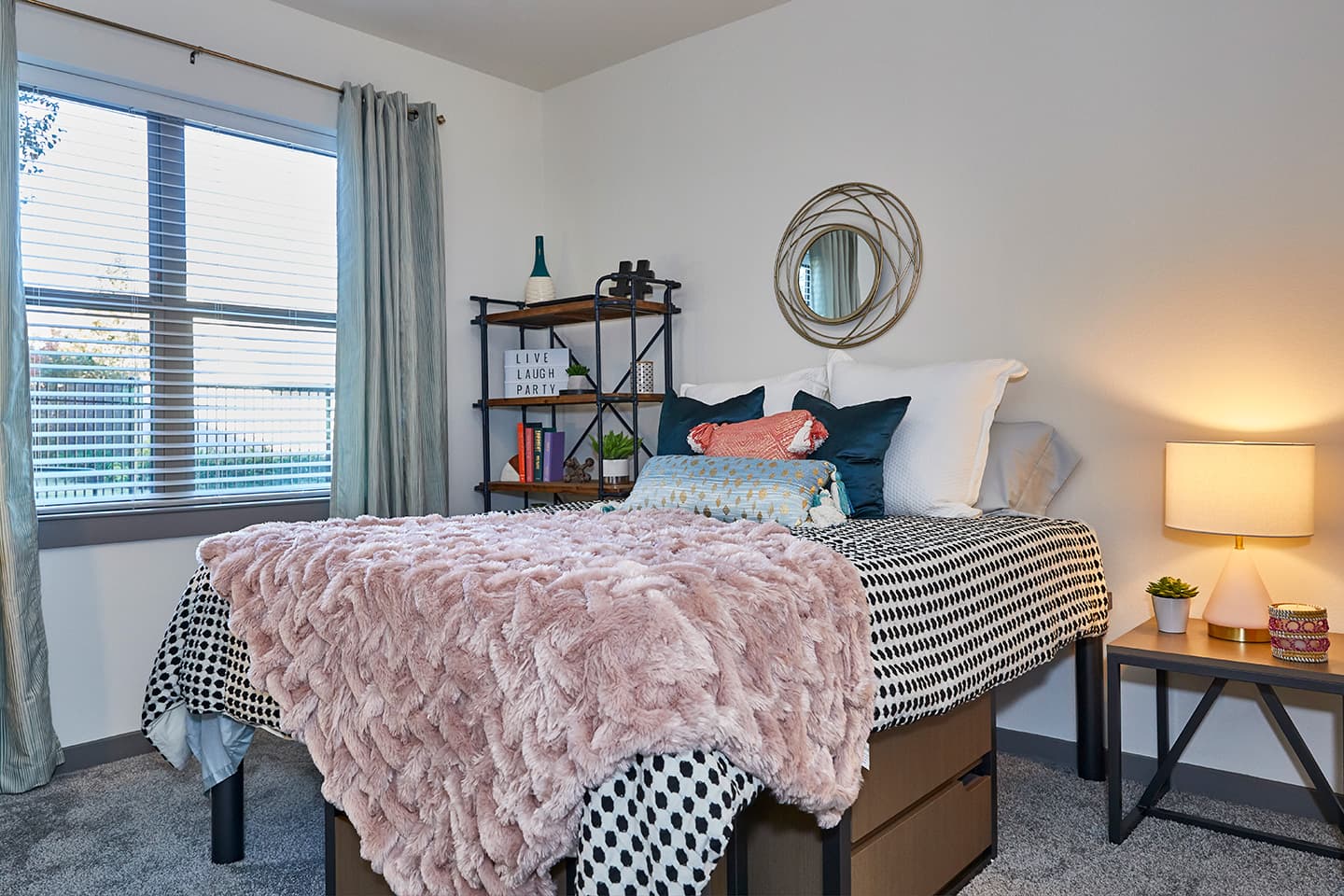 848-mitchell-Bedroom1